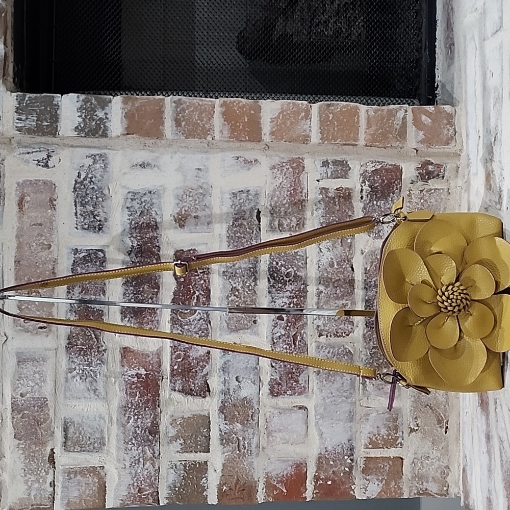 Mellow World Yellow Flower Purse